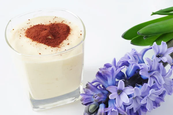 Creme Tiramisu Glas Dekoriert Mit Einem Herz Aus Kakao Mit — Stockfoto