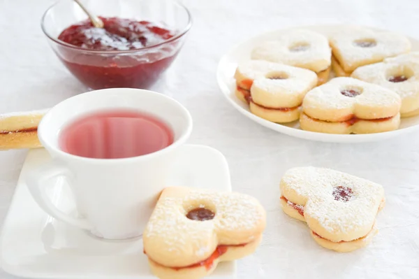 Chá de frutas e biscoitos — Fotografia de Stock
