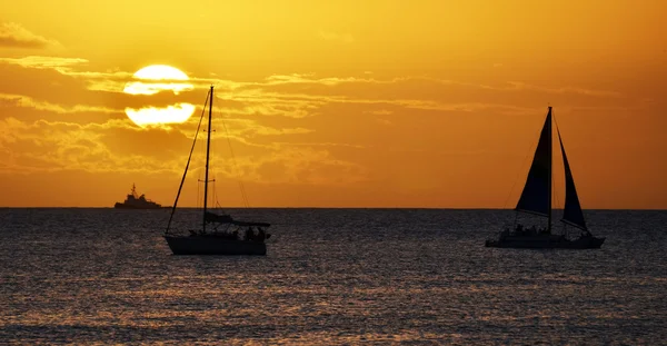 Sailboat Sunset Landscape Over Hawaii Ocean Waters — Stock Photo, Image