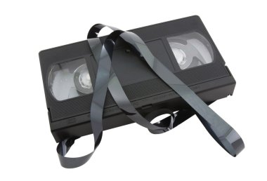 beyaz zemin üzerine siyah video kaset