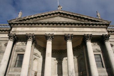 Dublin Four Courts clipart
