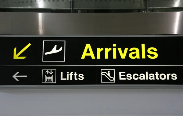 Arrivals sign — Stock Photo, Image