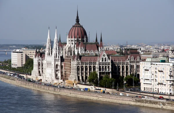 Ουγγρικό Κοινοβούλιο - διάσημο ορόσημο — Φωτογραφία Αρχείου