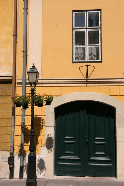 Boedapest deur en venster — Stockfoto