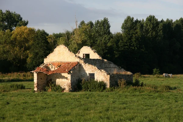 Maison abandonnée en France — Photo