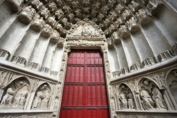 Auxerre katedrále dveře — Stock fotografie