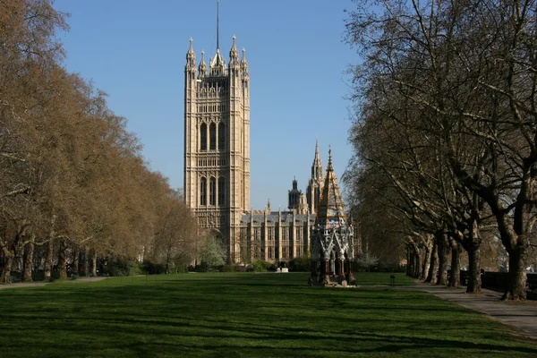 Victoria Tower Gardens in London — Stock Photo, Image