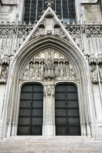 Katedral kapı — Stok fotoğraf