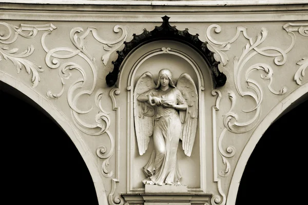 Angel standbeeld in sepia — Stockfoto