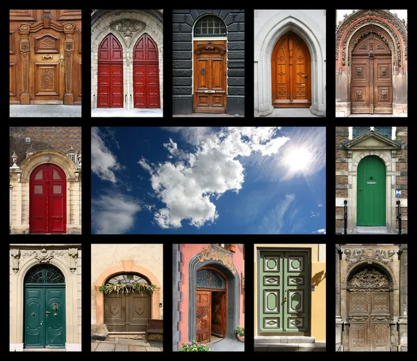 Türen und Himmel — Stockfoto