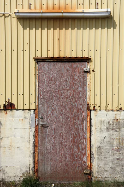 Staré dveře skladu — Stock fotografie
