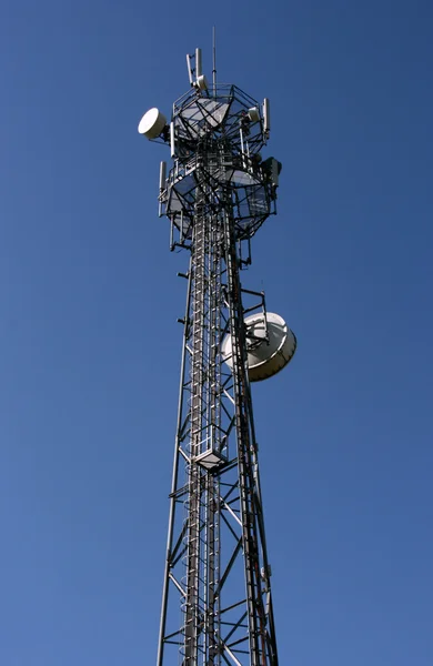 Башня сотовой связи — стоковое фото