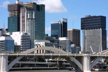 Brisbane manzarası, queensland. güzel cityscape ve nehir. Avustralya Yaz. William neşeli Köprüsü.