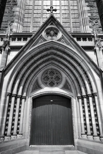 Katedraalin ovi — kuvapankkivalokuva