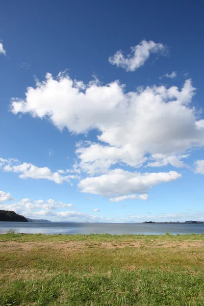 Jezioro taupo — Zdjęcie stockowe