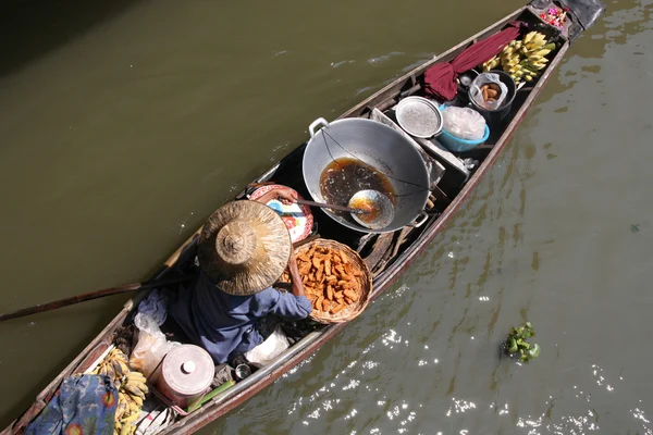 タイの水上マーケットダムヌンサドゥアック バンコク近郊 — ストック写真