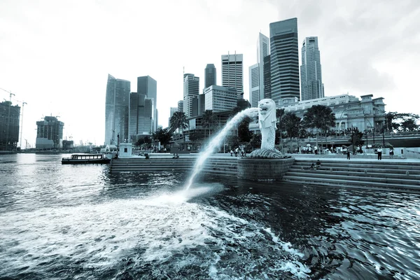 Міський Пейзаж Сінгапуру Відомих Мерліон Статуя Азії Логотипи Імена Хмарочоси — стокове фото