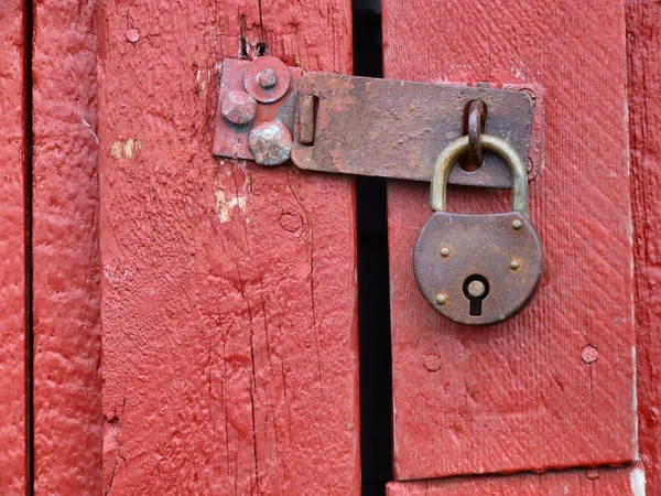 Velho Cadeado Enferrujado Uma Porta Madeira Noruega — Fotografia de Stock