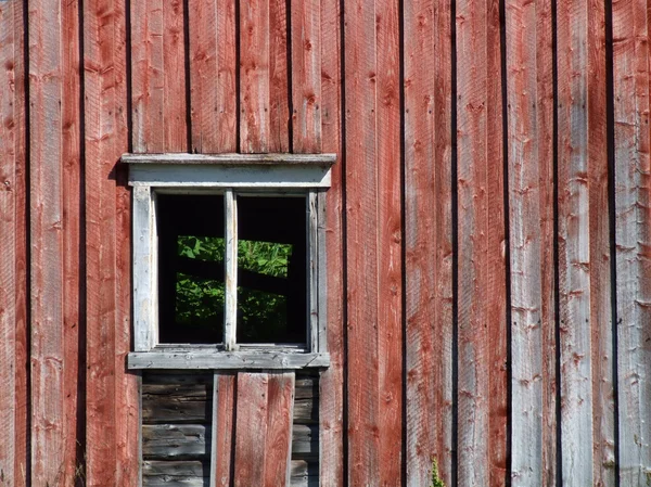 Κενό Παράθυρο Χωρίς Γυαλί Ένα Παλιό Νορβηγικά Αγρόκτημα Κτίριο — Φωτογραφία Αρχείου