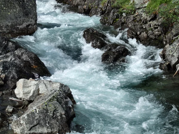 Snelle rivier in Bergen — Stockfoto