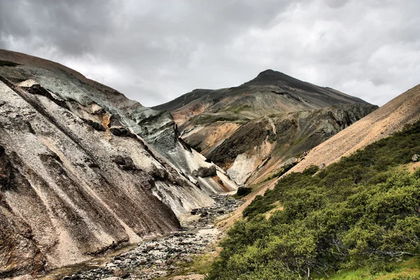 Kleurrijke Ryoliet Bergen Inactieve Vulkanische Gebied Lonsoraefi Stafafell Bergen Ijsland — Stockfoto
