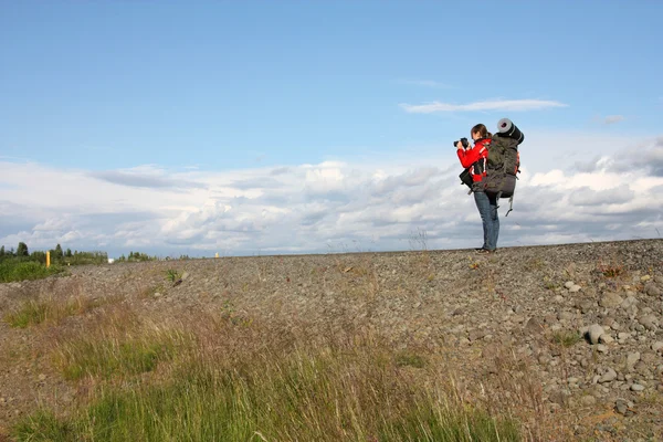Female Traveler Taking Photos Girl Backpacker Travel Photographer Iceland — Stock Photo, Image