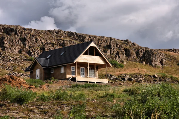 Petit Pavillon Bois Générique Islande Architecture Résidentielle Nordique Typique — Photo