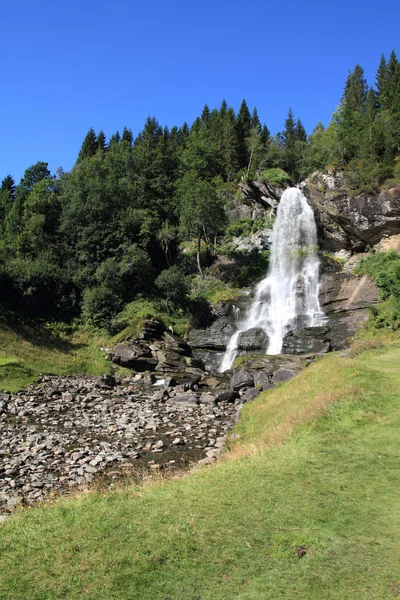 Норвегия Округ Хордаланд Знаменитый Водопад Штайнсдальсфоссен Скандинавская Природа — стоковое фото