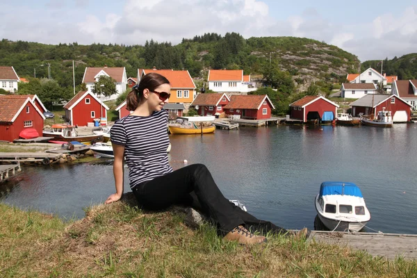 Beautiful Girl Traveler Resting Small Harbor Town Skjernoya Island Norway — Stock Photo, Image