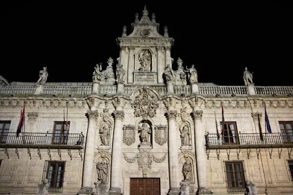 Vista Noturna Edifício Universitário Iluminado Valladolid Espanha — Fotografia de Stock