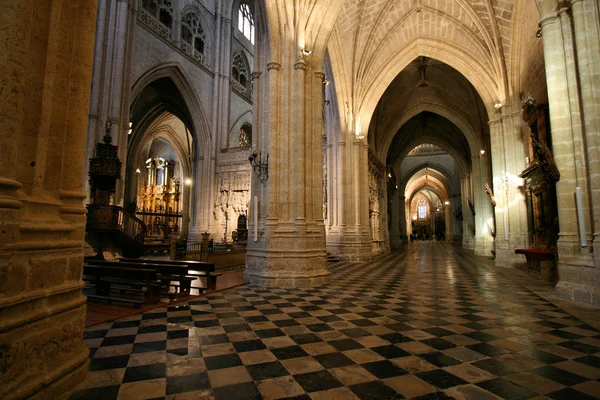 美丽的西班牙帕伦西亚大教堂内部 — 图库照片