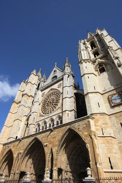 美しいゴシック様式の大聖堂レオン カスティーリャの レオン スペイン — Stock fotografie