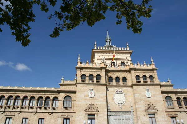 学术界 Caballeria 骑兵学院 面临附近坎普利亚 西班牙广场利亚 — 图库照片
