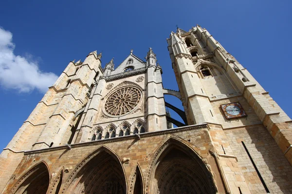 美丽的哥特式大教堂 卡斯蒂利亚莱昂在 Leon 西班牙 — 图库照片