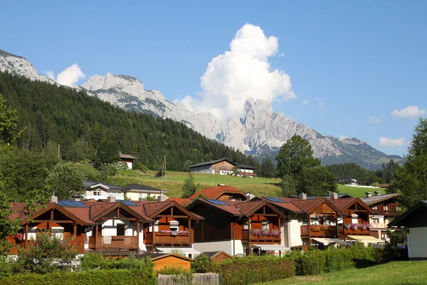 Miasto alpejskie — Zdjęcie stockowe