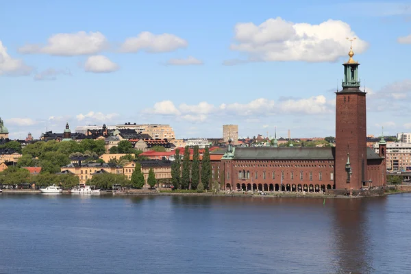 Stockholm Szwecja Panoramę Wyspie Kungsholmen Słynny Ratusz Stadshuset Widziany Wyspy — Zdjęcie stockowe