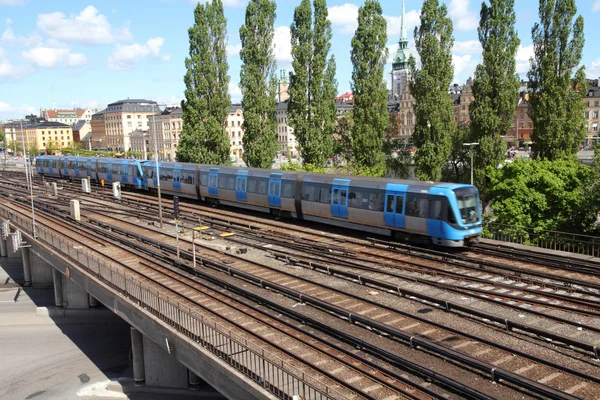 Estocolmo Suécia Trem Metrô Azul Movimento Turvo — Fotografia de Stock