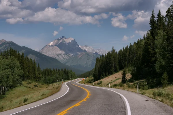 Mountain road in Canada — Stock Photo, Image