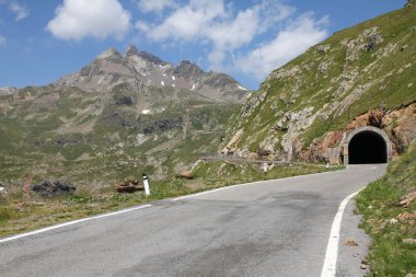 İtalya, stelvio Milli Parkı. gavia ünlü yola ortler Alpler'de geçmektedir. dağ manzarası.