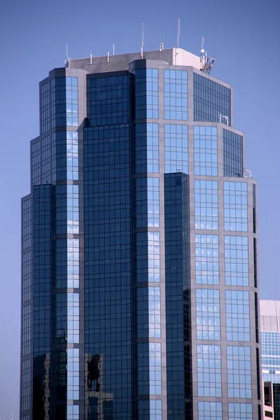 Σύγχρονο Κτίριο Γραφείων Στο Κάλγκαρι Αλμπέρτα Καναδάς Μπλε Ουρανοξύστης — Φωτογραφία Αρχείου