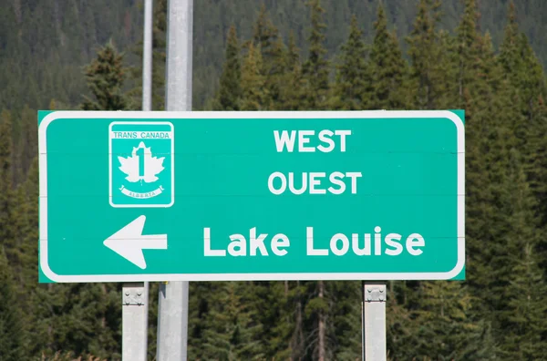 Famosa Carretera Trans Canadá Señales Tráfico Cerca Del Lago Louise — Foto de Stock