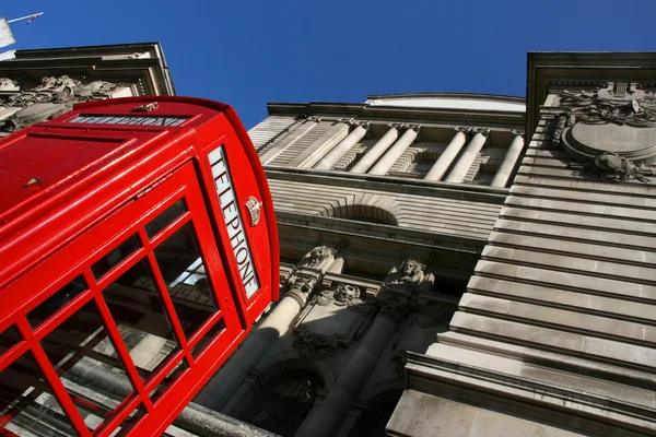 Τυπικό Λονδίνο Τηλεφωνικό Θάλαμο Στην Αφηρημένη Άποψη Σύμβολο Της Μεγάλης — Φωτογραφία Αρχείου