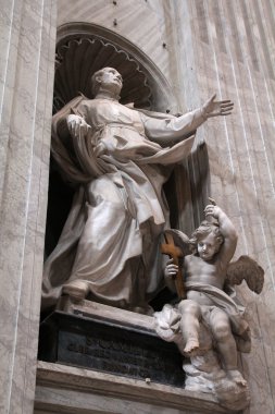 Aziz Petrus Bazilikası Vatikan (Roma, İtalya), saint camillus heykeli. 1753 yılında heykeltraş pietro pacilli tarafından oluşturulmuş.