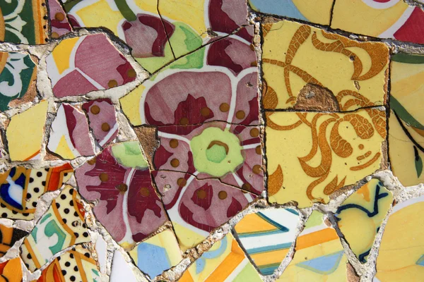Kleurrijke Mozaïek Antoni Gaudi Park Güell Barcelona Detail Artistieke Achtergrond — Stockfoto