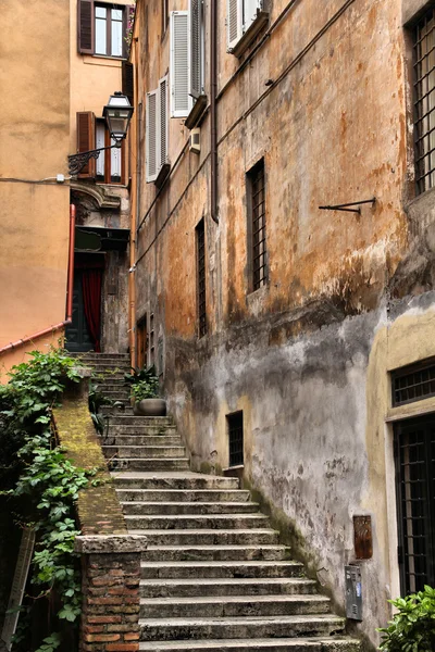 旧镇视图与地中海建筑的 Parione 区的意大利罗马 — 图库照片