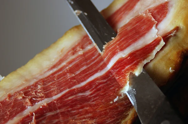 Gericht mit einem typischen jamon iberico Schinken aus Spanien — Stockfoto