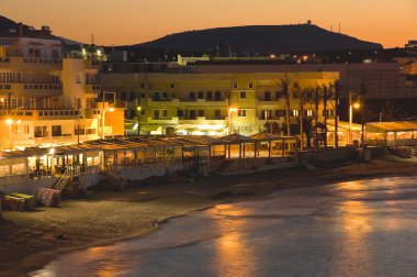 alacakaranlık Harbor'da Hersonissos