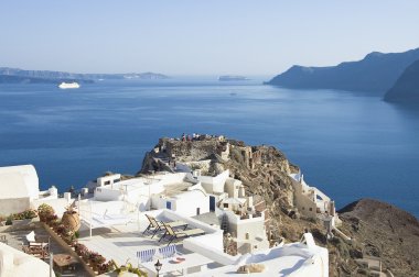 patios üzerinde caldera Ege Denizi, oia Köyü, santorini, Yunanistan