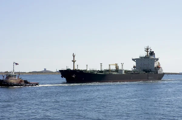 Ropný tanker a tažení lodí — Stock fotografie