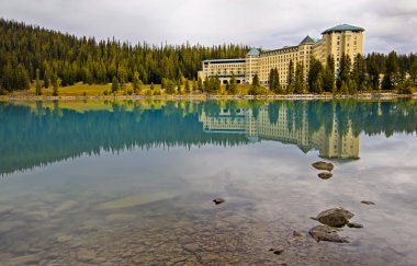 Lake louise yansıma